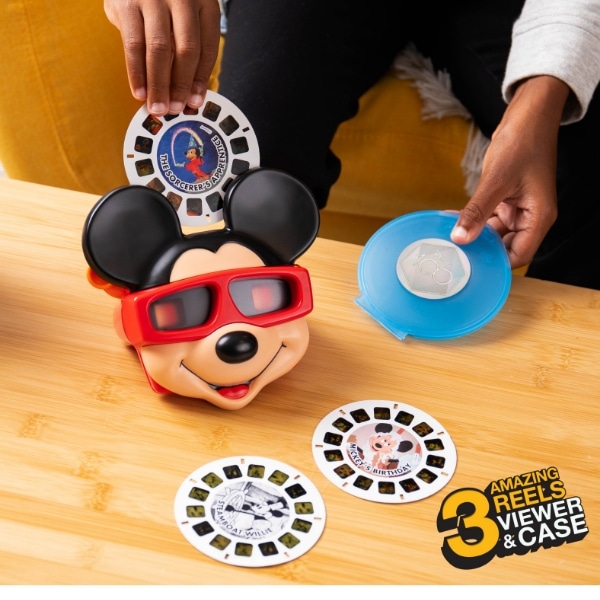 Kid with viewmaster disney100