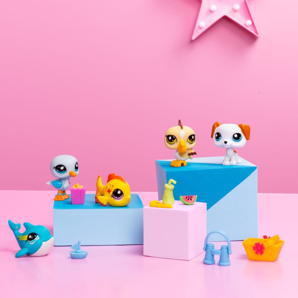 LPS Beach Besties Collector Set on display.