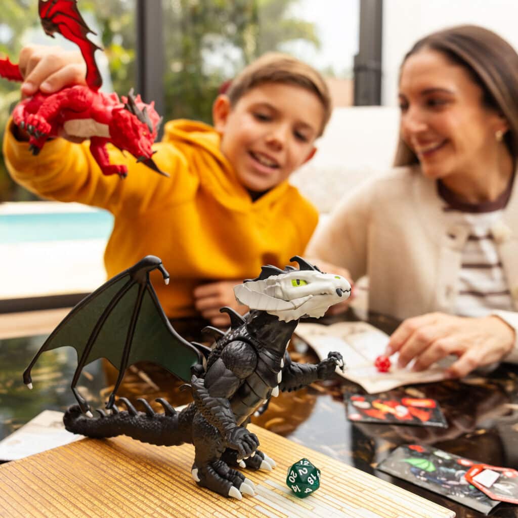 Dungeons & Dragons Questers - Red Dragon Buildable Figure with Lava ...