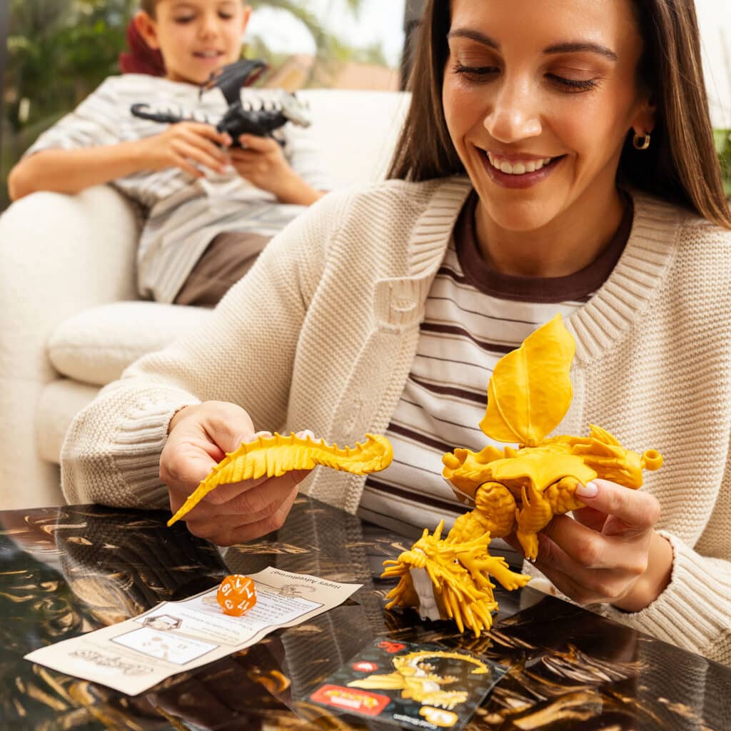 Dungeons & Dragons Questers - Gold Dragon Buildable Figure with Molten ...