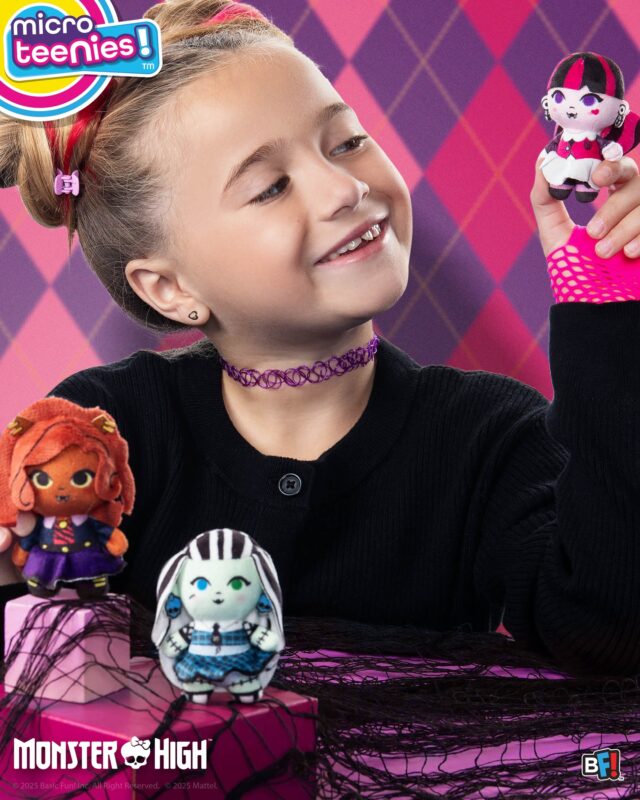 👻✨ Just in time for spooky season! Micro Teenies Monster High Mattel's 80th Anniversary plush now at @walmart 💜🖤 #MonsterHigh #MicroTeenies #BasicFunToys