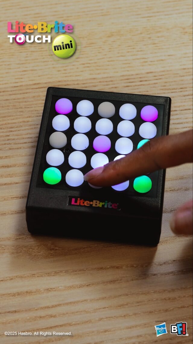 Tic. Tac. Toe. Get 3 in a row! 🏆
#TicTacToe #Games #LiteBrite #BasicFun