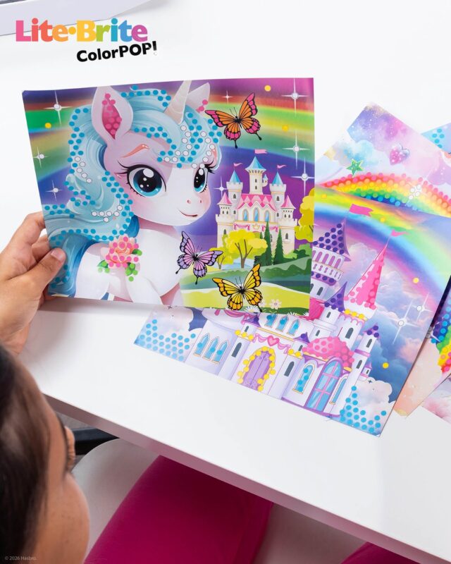 With Lite-Brite ColorPOP, every template has a background that brings your creation to life. Create your masterpiece & let it shine bright! 💡🎨