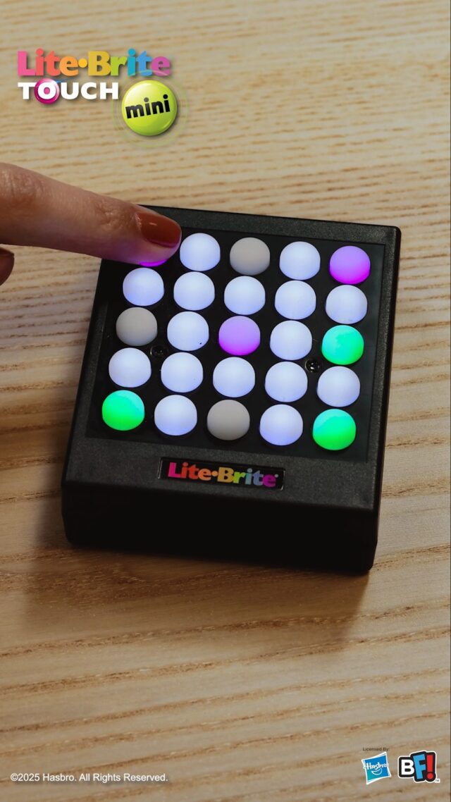 💚 GREEN WINS! 💚
Lite-Brite Mini Touch is lighting up the fun! 🎮 Choose from 3 classic games—Tic Tac Toe, Simon, or Dot-to-Dot—for nonstop play and glowing challenges!

#LiteBrite #MiniTouch