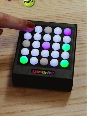 Social Media 23 💚 GREEN WINS! 💚 Lite-Brite Mini Touch is lighting up the fun! 🎮 Choose from 3 classic games—Tic Tac Toe, Simon, or Dot-to-Dot—for nonstop play and glowing challenges! #LiteBrite #MiniTouch